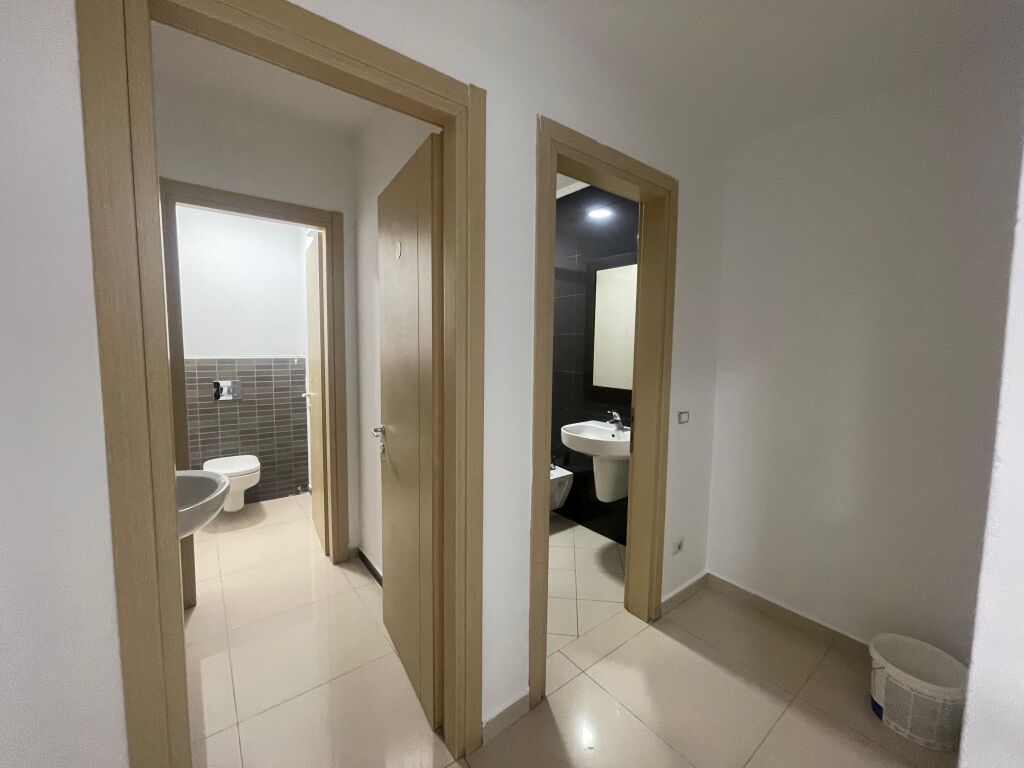 Ufficio in Affitto presso Hilton Garden Inn, Delijorgj