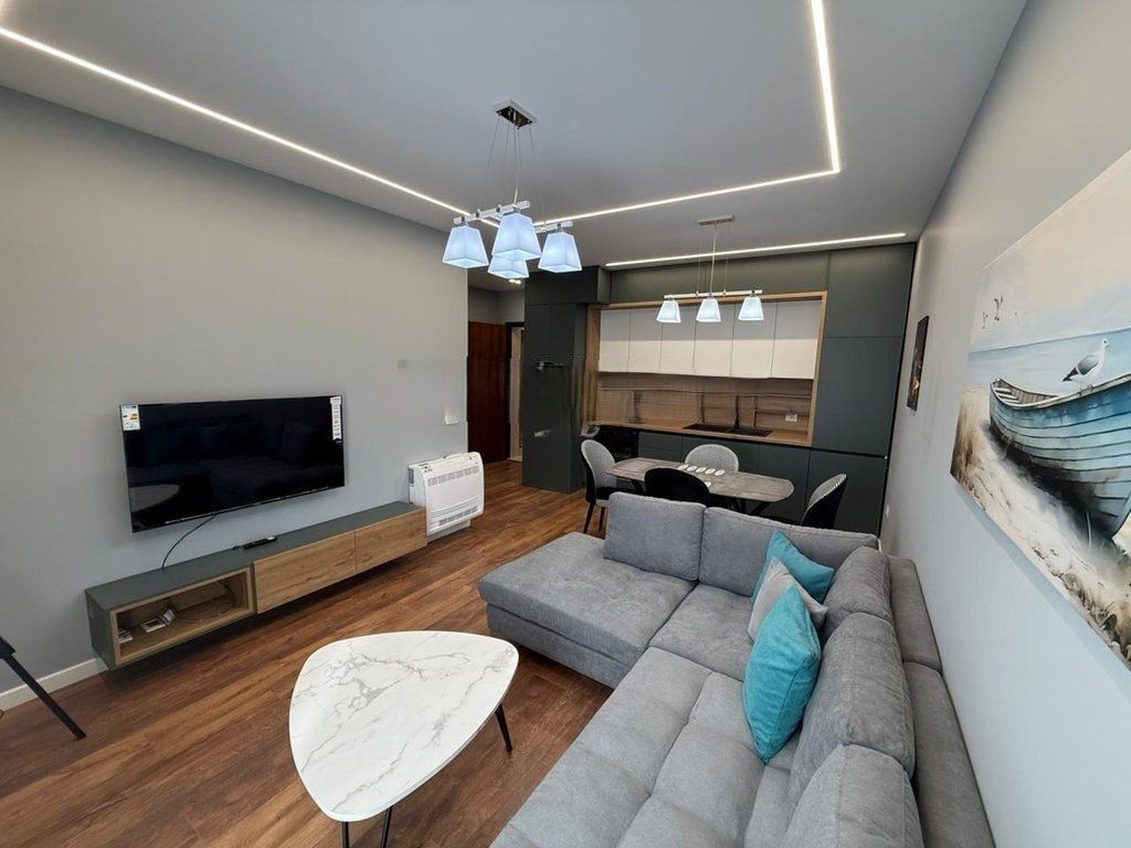 JEPET ME QERA APARTAMENT MODERN TE KOMPLEKSI FIORI DI BOSKO!