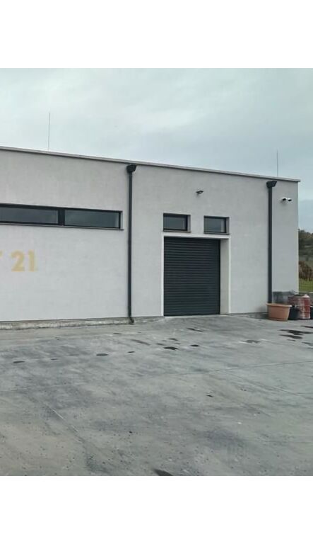 Kapanon për Qira në Prush, Tiranë 1,050 € /Muaj Sip. Totale  200m2