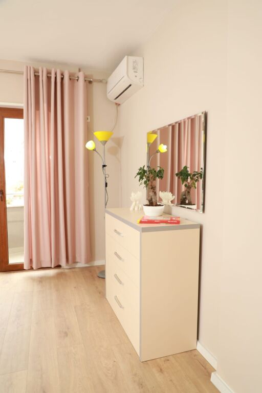 Apartament 1+1 për Qira – Vollga, Durrës 🌊