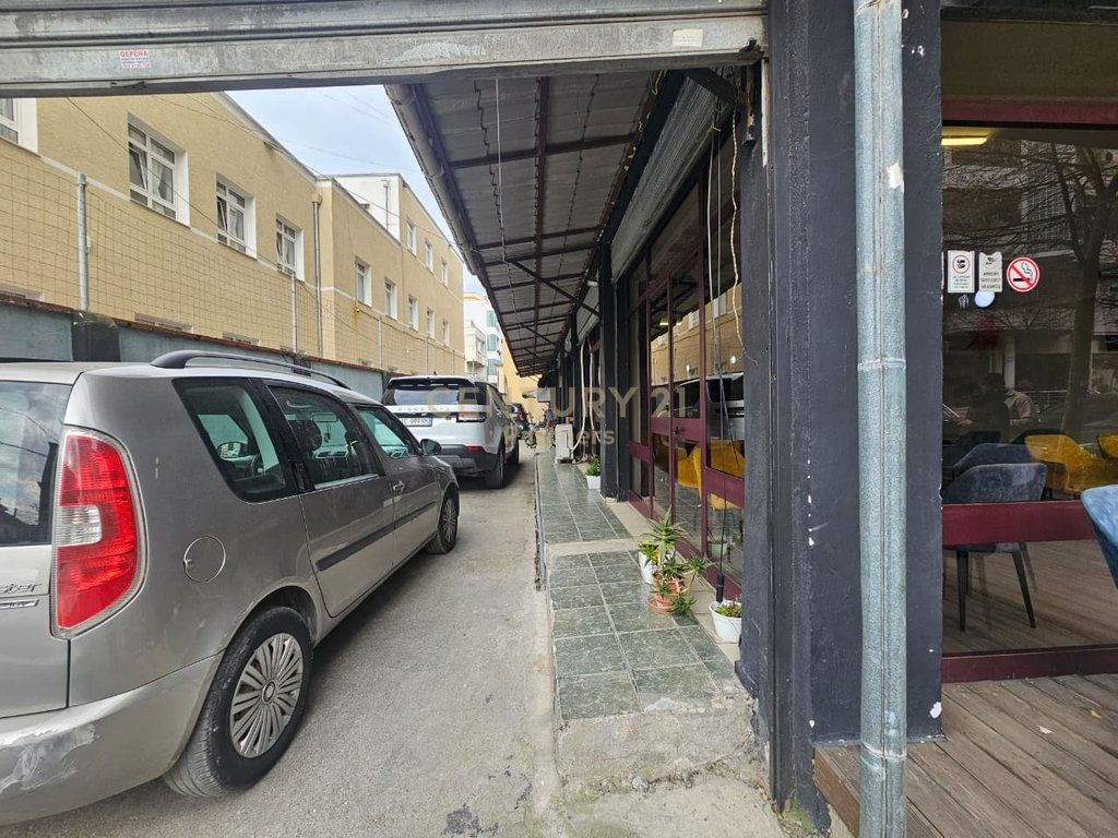 Commercial space for rent on Siri Kodra street !