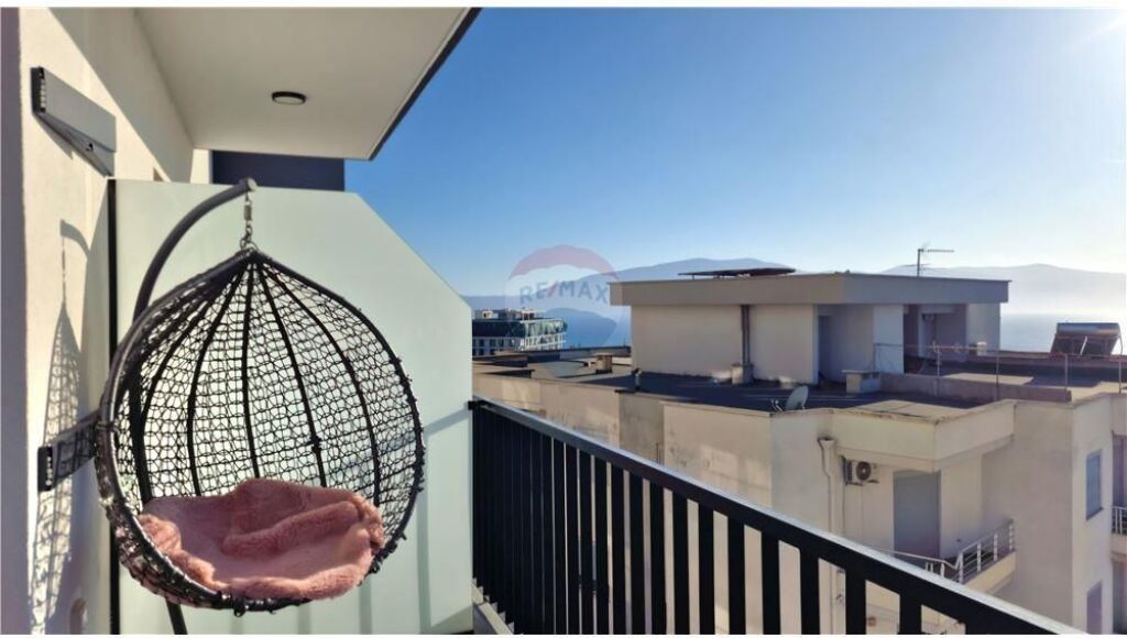 Apartament ne shitje , Uji i Ftohte