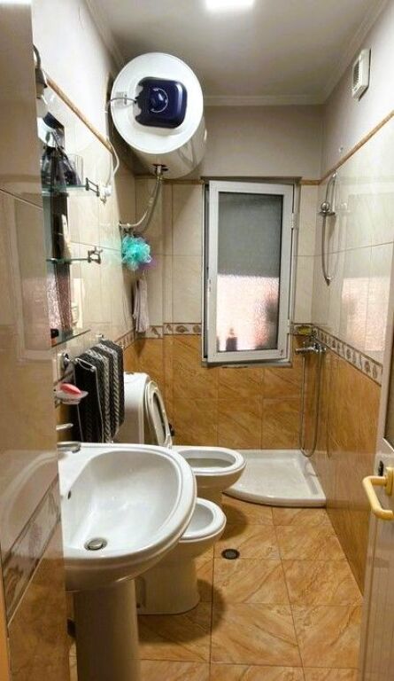 Shitet apartament 2+1+2 tek Rruga Naim Frasheri
