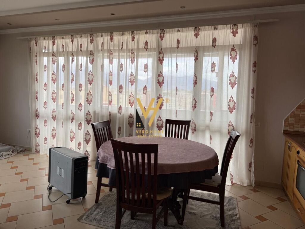 JEPET APARTAMENT 1+1 ME QIRA TE KOMUNA PARISIT 50.000 LEKE