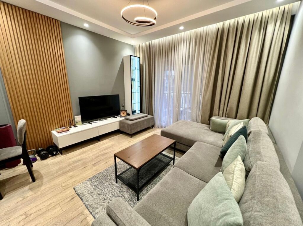 Apartment 2+1+2 with parking for sale, 5 Maji, super invested