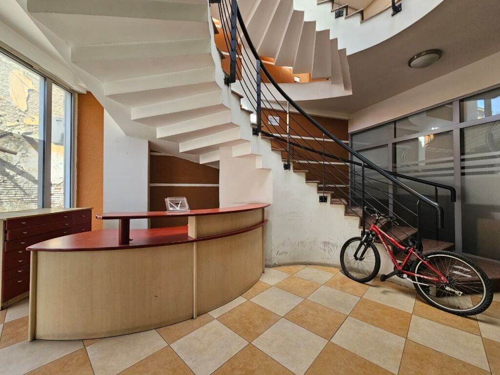 Ambient Zyre me qera - Pazari i Ri