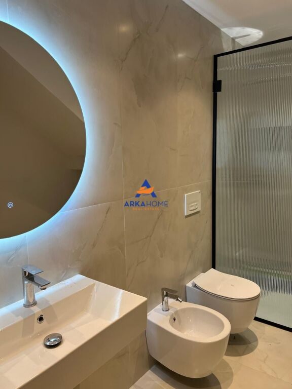 VILLA 3 FLOORS FOR RENT "FARKE" 250000 LEKE (GROSS)