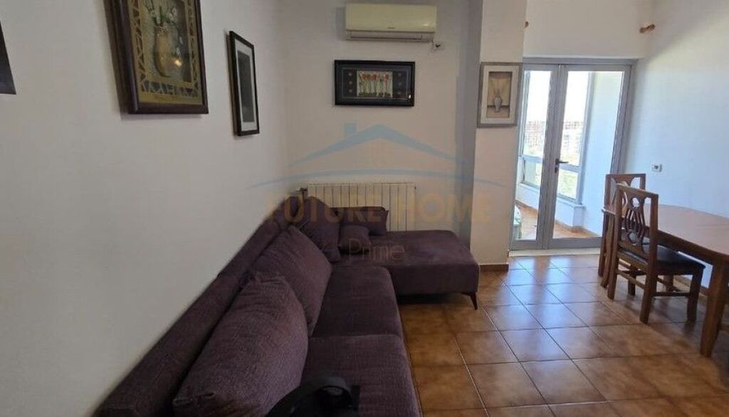 Affitto, Appartamento 1+1, Palazzo con freccia