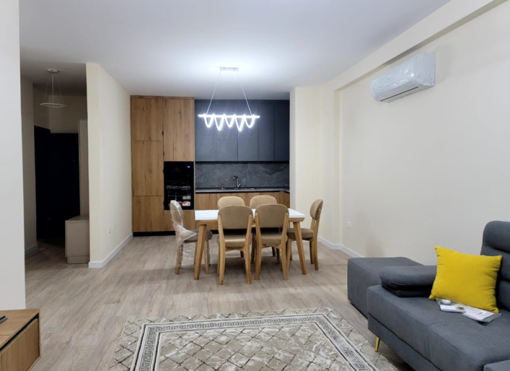 🏡 Jepet me qera apartament 2+1 + verandë tek Liqeni i Thatë