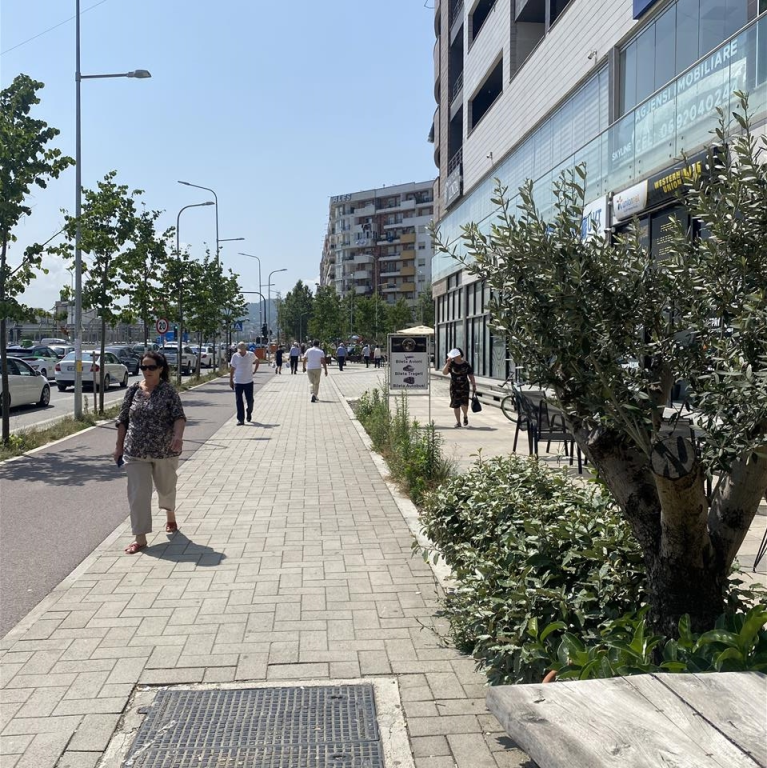 Business premises for rent, 1400€, Astir, near Unaza