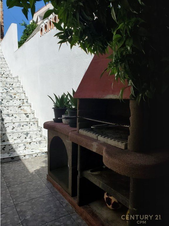 Shitet Ndërtesë + Truall pranë Shkollës "Sami Frashëri" – Mundësi Ideale për Banim ose Investim 300,000 €