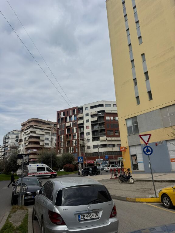 Shitet Apartament 2+1 Rrethi Astir