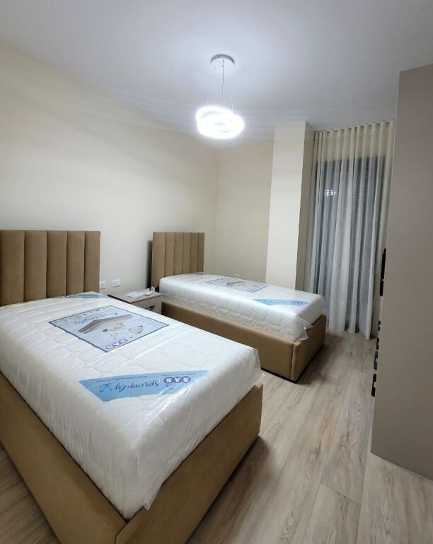📌Jepet me qira apartament 2+1 + verandë te Liqeni i Thatë