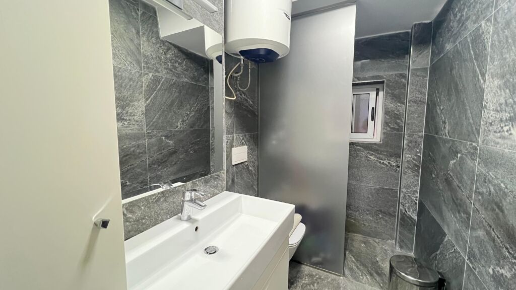 🏡 In Affitto: Appartamento 2+1 📍Myslym Shyr (Strada principale - Vicino a Well) - 2° Piano - 90.000 Lek - 110 m² || Totalmente rifinito nei dettagli ⚜️ 100% Nuovo - Pronto per Airbnb o Abitazione ✨