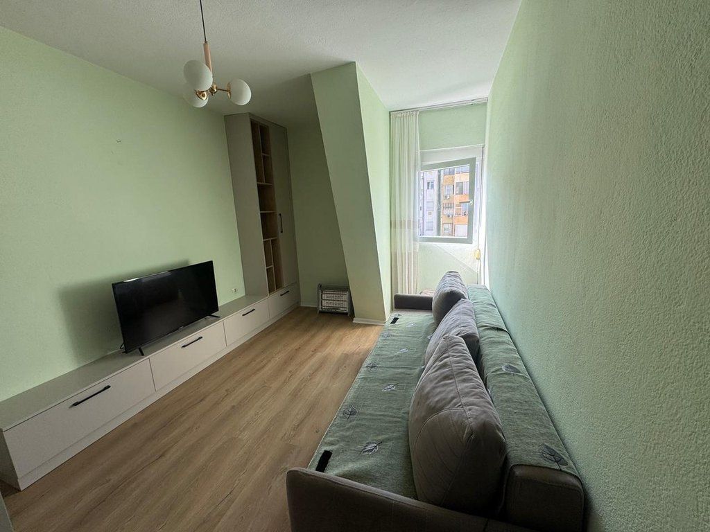 Shitet apartament 2+1+post parkimi Rruga e Kavajes