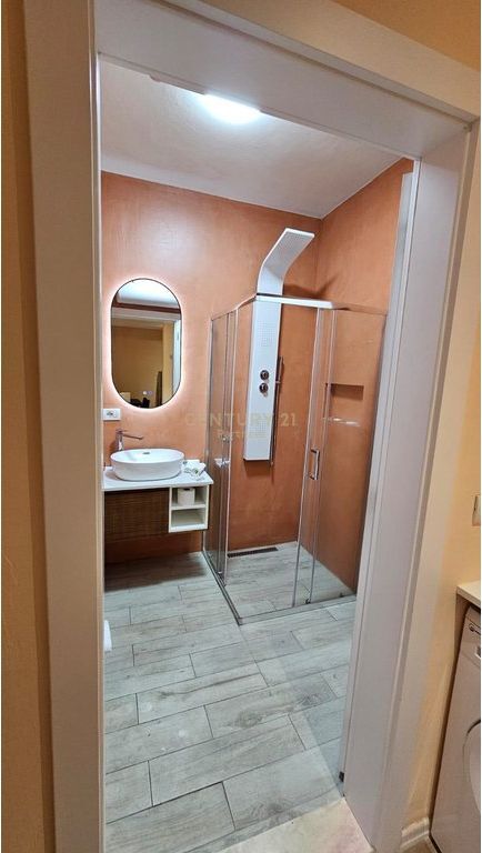 JAPIM ME QIRA APARTAMENT 1+1 TE USLUGA !