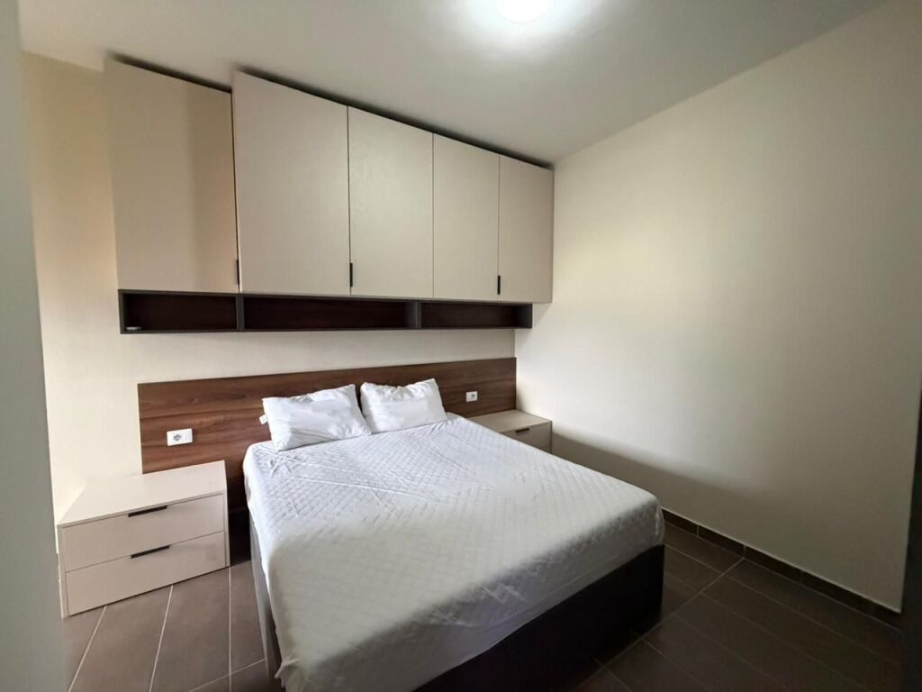 Apartament 2+1 per qira tek Golden Park prane Amerikan 3.