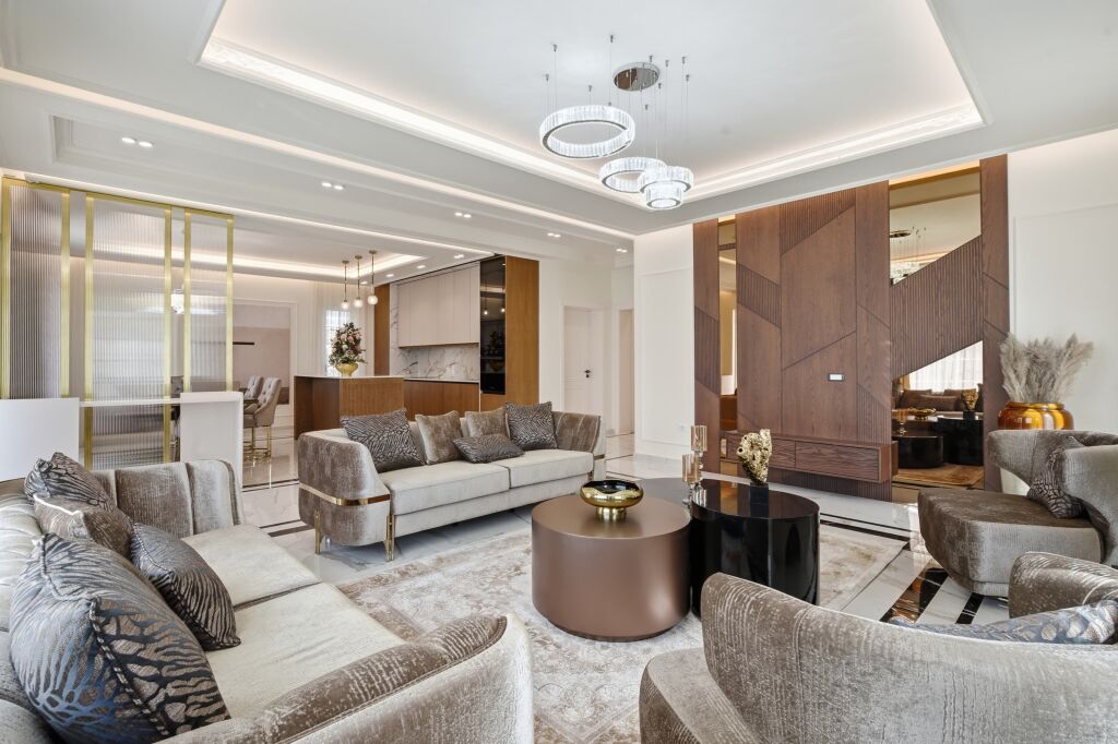 Villa di lusso a 5 km dalla costa di Qerreti, strada Shengjergj (anello nord Kavaje)