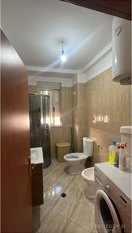 Jepet me qira apartament 1+1 tek Liqeni i Thate.