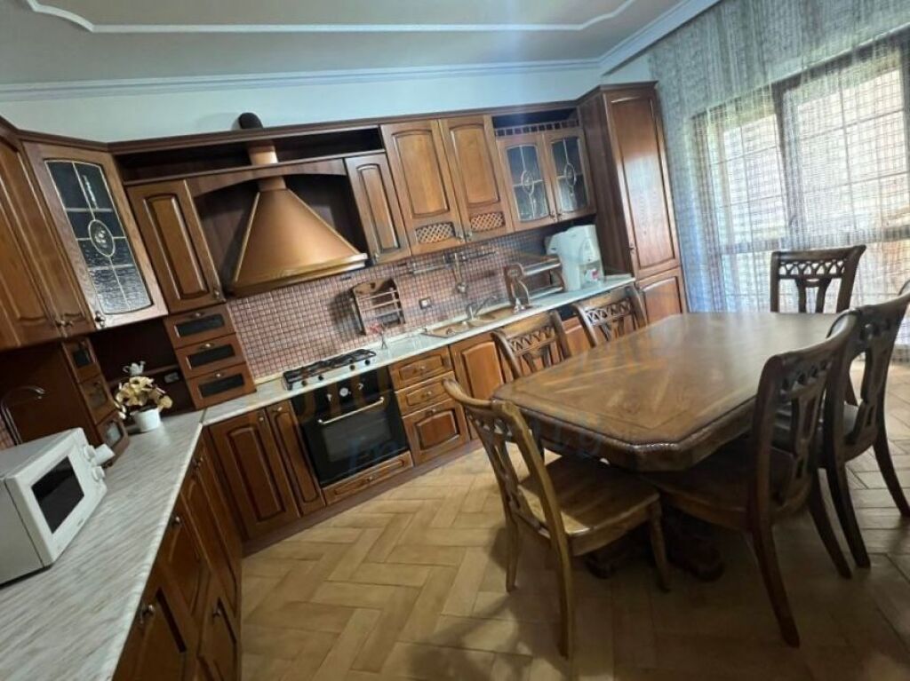 Rent, Duplex, Blloku, Tirana.