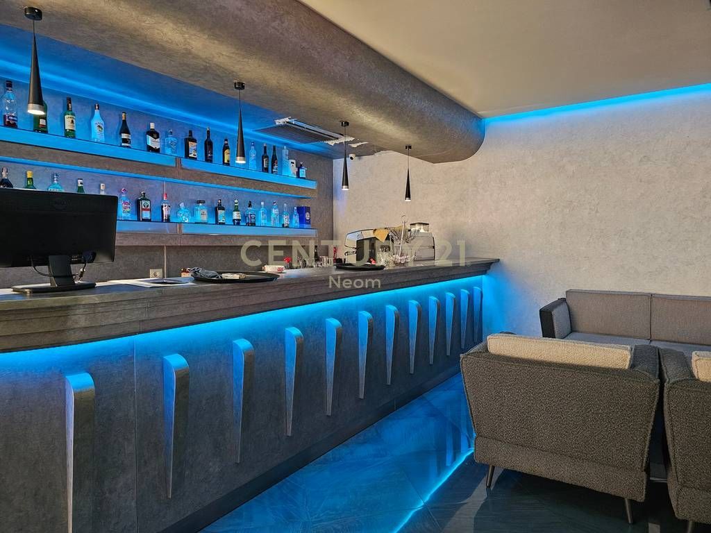 Multifunctional building for rent in Sauku i Ri