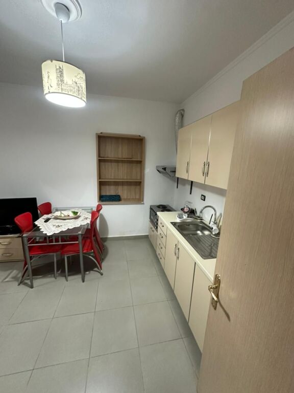 JEPET ME QERA APARTAMENT 1+1 STACIONI I PARE, PLAZH, DURRES