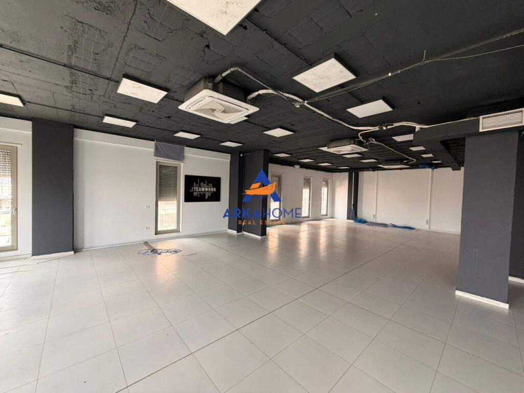 OFFICE SPACE FOR RENT 1077M2 "AT ZOGU I ZI" 15,000 EURO NEGOTIABLE