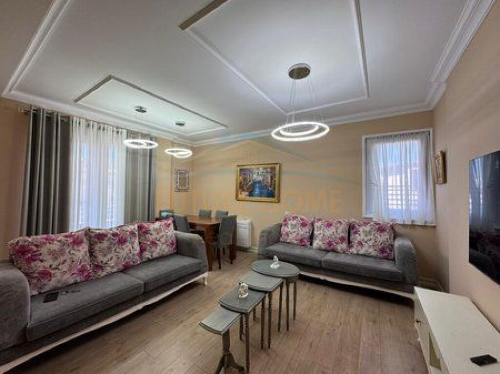 Affitto Appartamento 3+1+2+2 Posti Auto, Lago Secco, Tirana