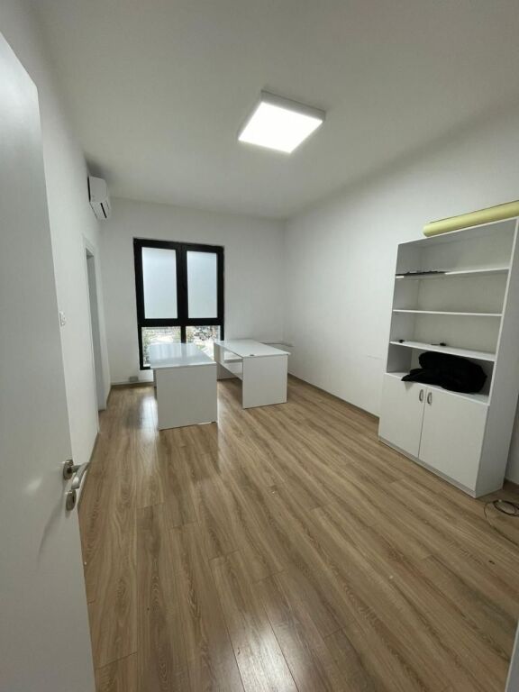 Office space for rent - 21 Dhjetori