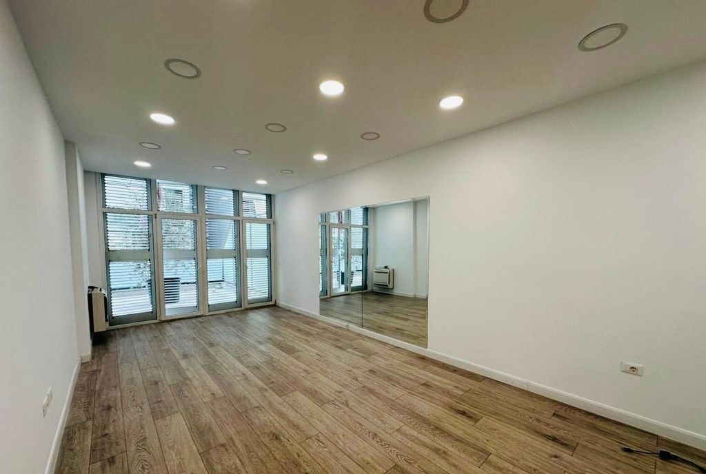 Ambient Per Qira Tek Kika 2 Komuna E Parisit