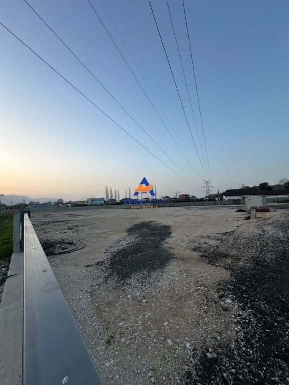 TERRENO IN AFFITTO 5050M2 "VICINO AL RISTORANTE PHOENIX, FUSHE-PREZE" 250.000 LEKE