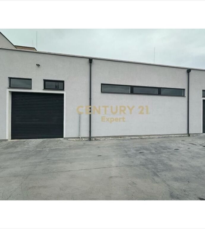 Kapanon për Qira në Prush, Tiranë 1,050 € /Muaj Sip. Totale  200m2