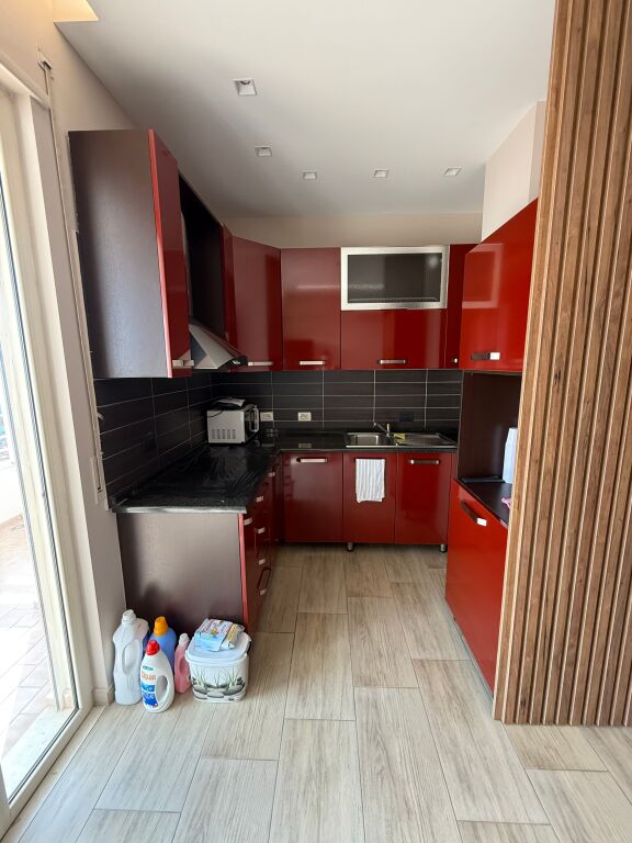 Jepet me qera apartament 2+1