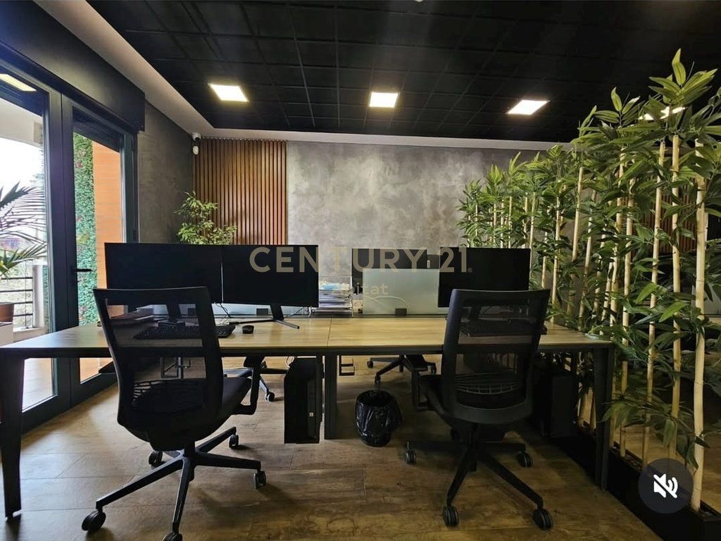 Shitet zyrë elitare në zemër të Bllokut!