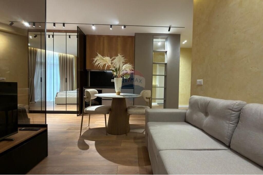 🏡 Appartamento monolocale di lusso in vendita – Piazza Skënderbej