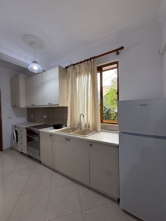 🏠AFFITTASI Ingresso 1+1 in Villa privata 📍Ex Venue  🏢1° piano, con cortile 💶 45.000 Leke/Mese trattabili