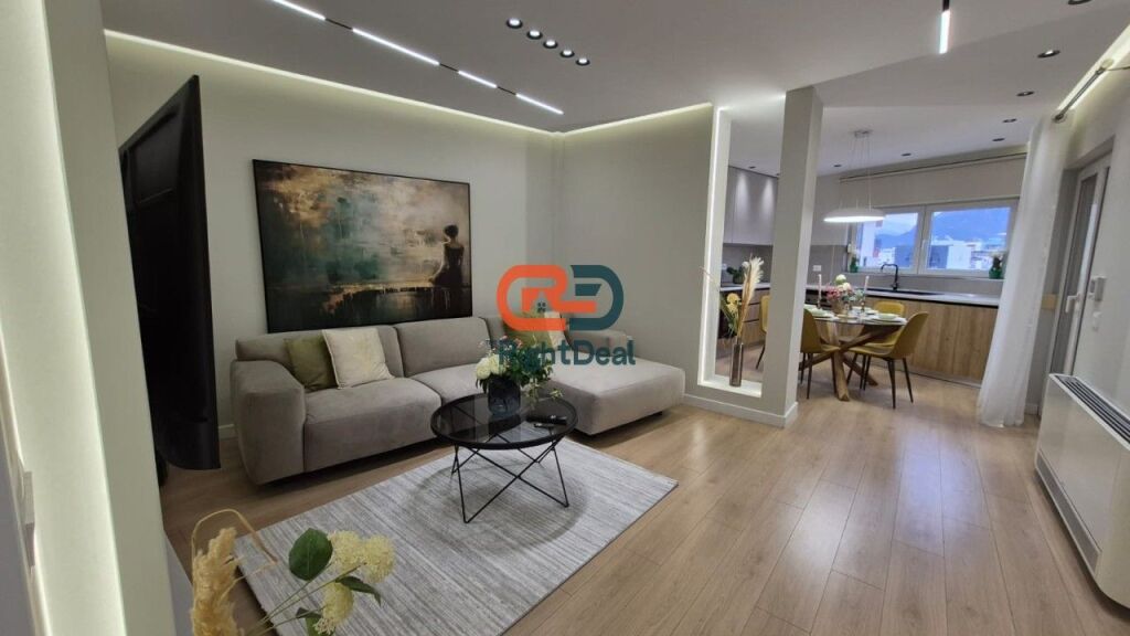 At Zogu I Zi, Super Apartment 2+1 For Sale With Spacious Areas And Newly Renovated!!!