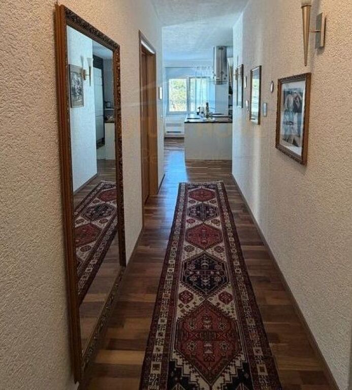 Shitet, Apartament 2+1+2, Fresk