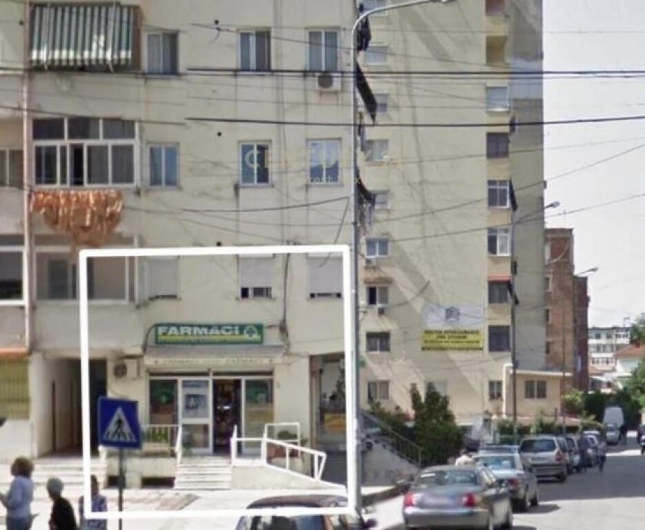 NEGOZIO IN VENDITA NELLA ZONA DEL PORCELLANA