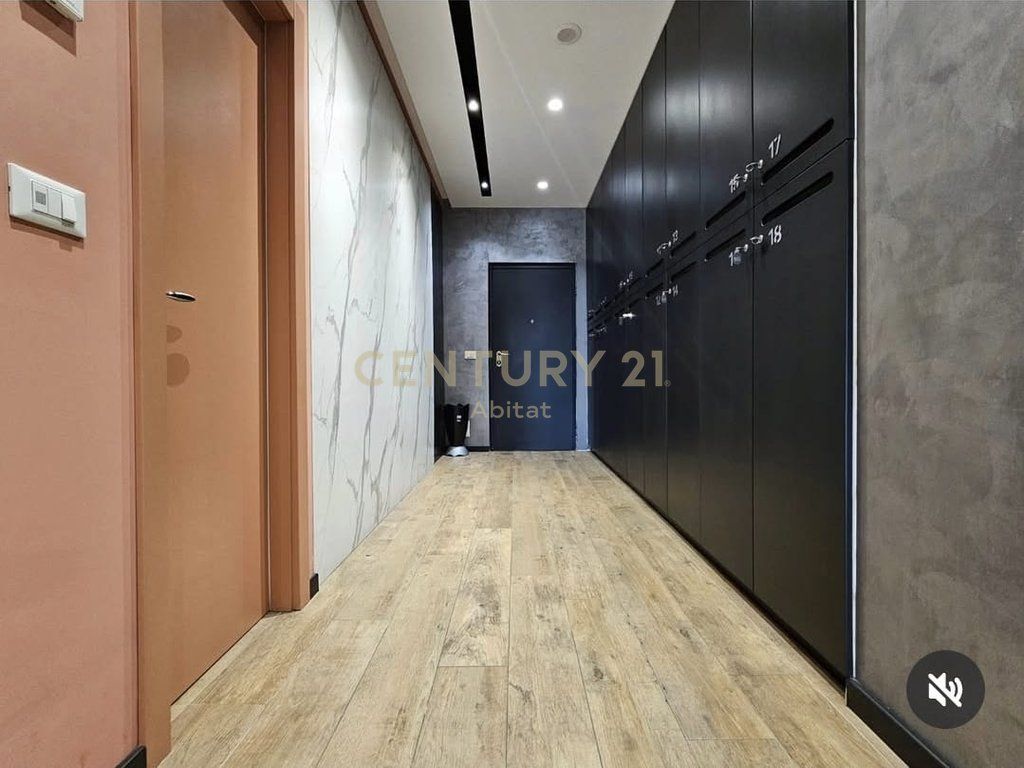 Shitet zyrë elitare në zemër të Bllokut!