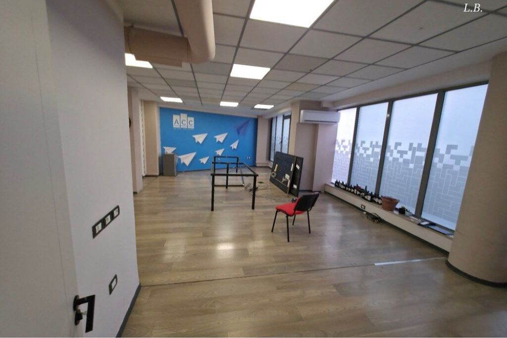 Ambient biznesi me qira prane qendres!