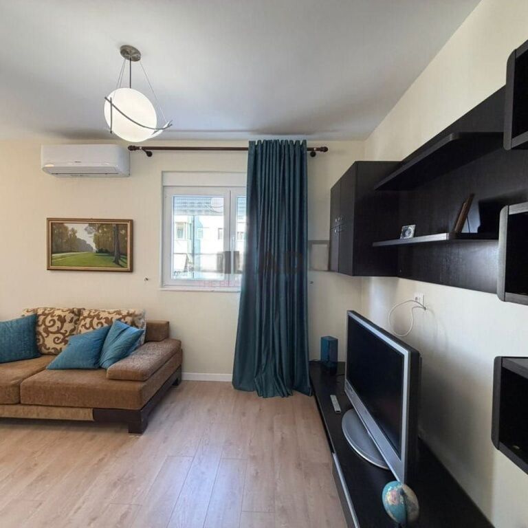 Affittasi appartamento 1+1 in Via Elbasanit