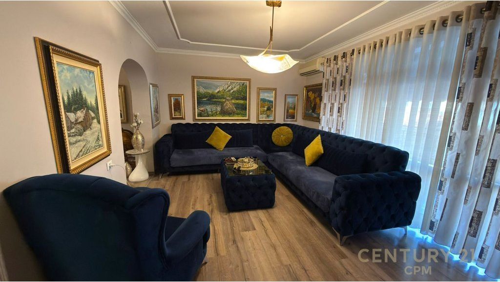 Apartament 2+1+2 per shitje te Rruga e Kavajes