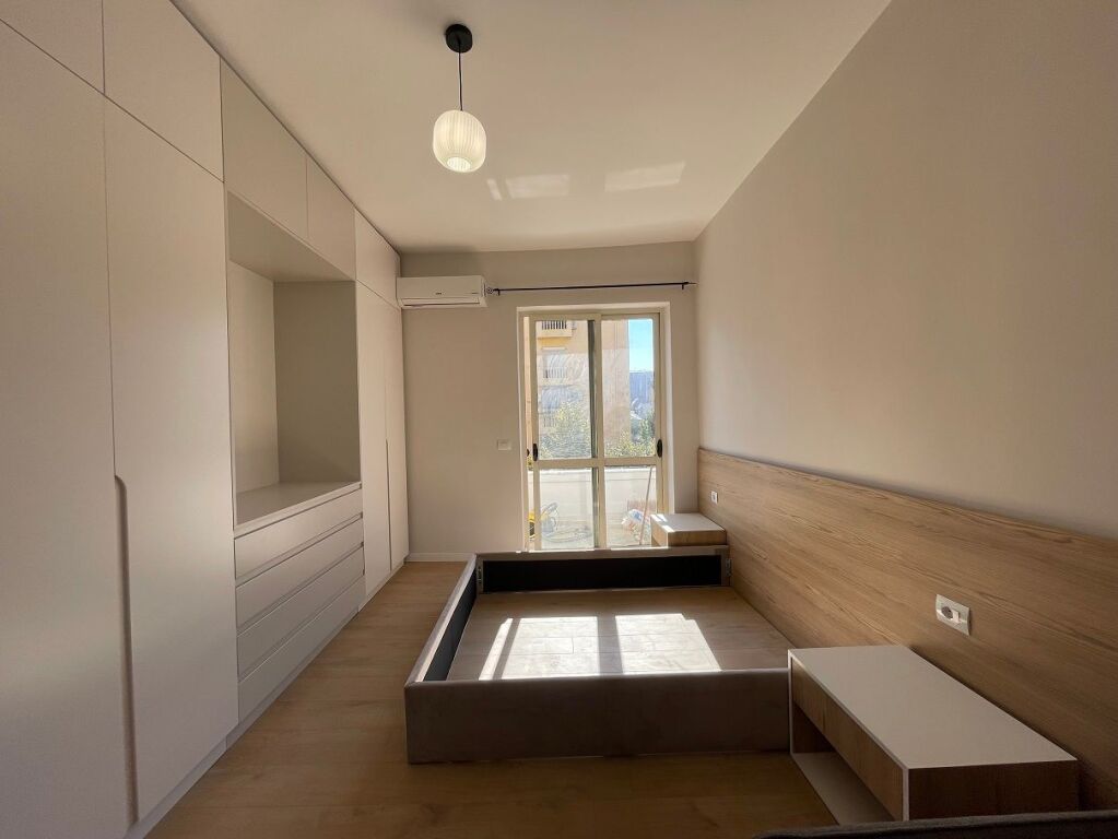 Apartament 1+1 me qera tek Rruga e Durrësit, Ish Ambasada Jugosllave