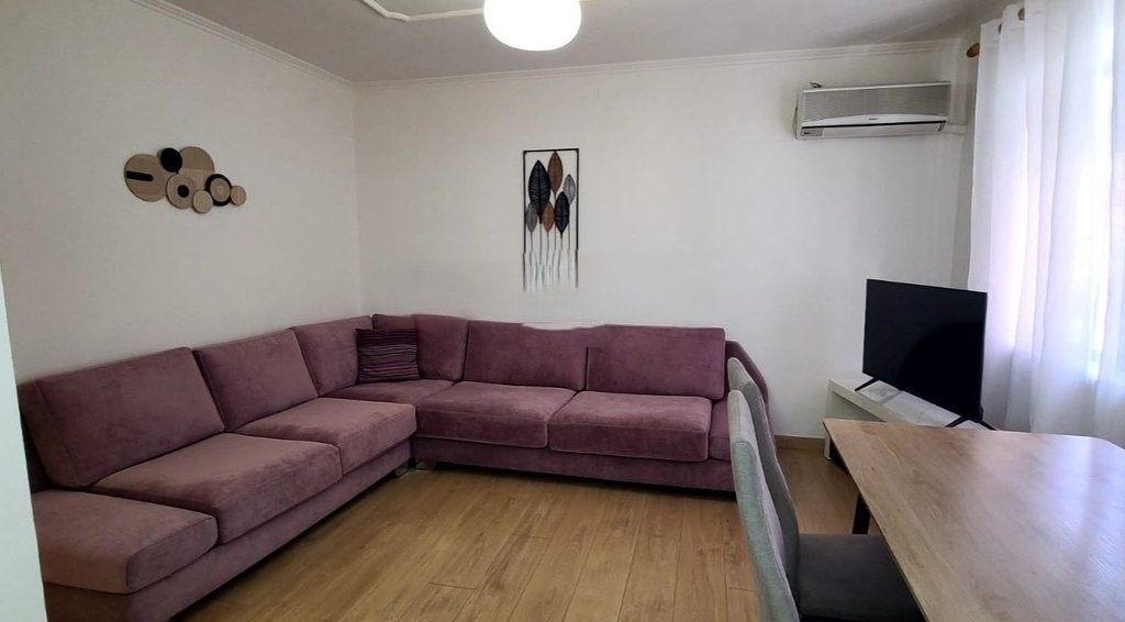 Jepet me qira – Apartament 1+1 në Rrugën Myslym Shyri