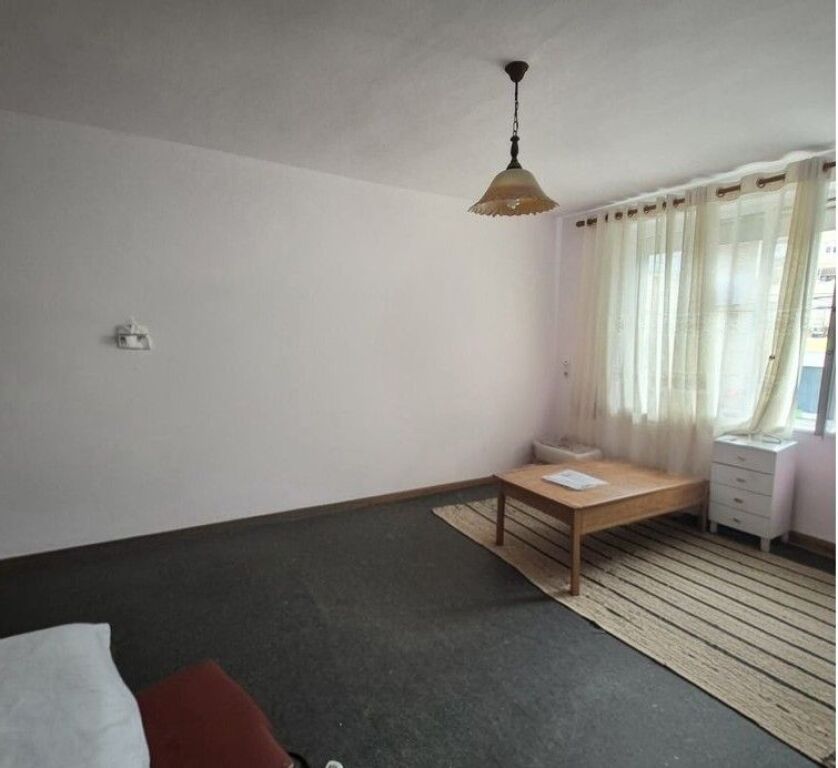 Appartamento 1+1 in vendita – Via Kavajës, vicino a Garden Building!