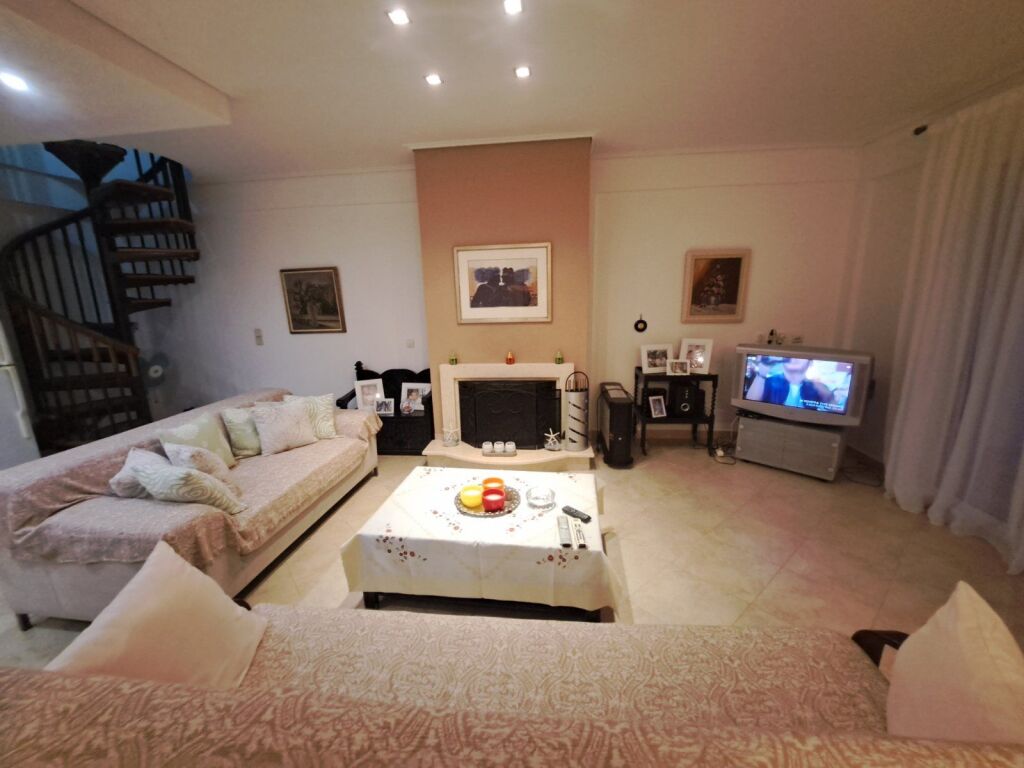 Maisonette në fshatin Piqeras