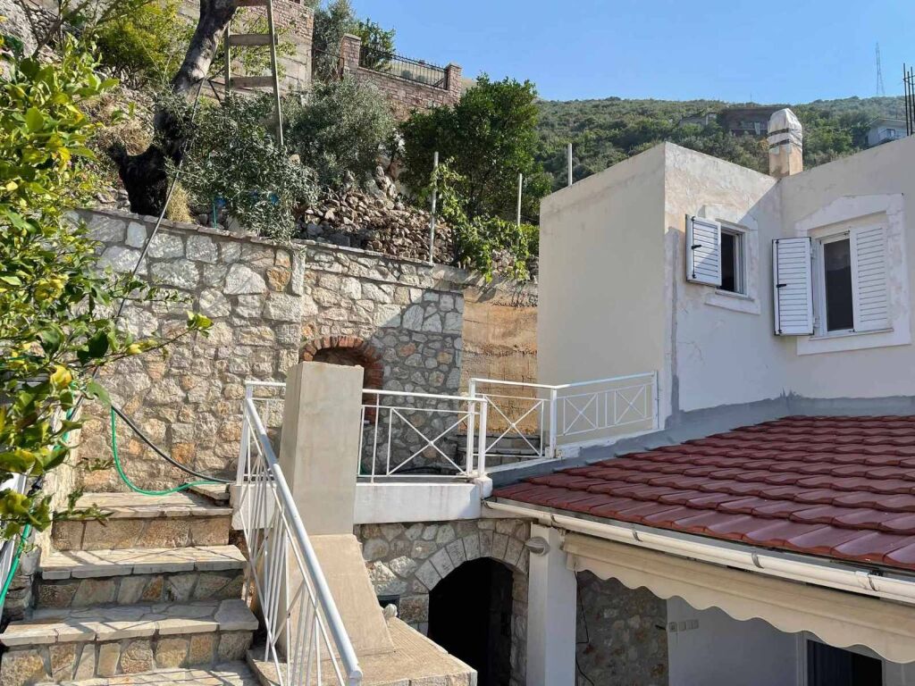 Maisonette në fshatin Piqeras