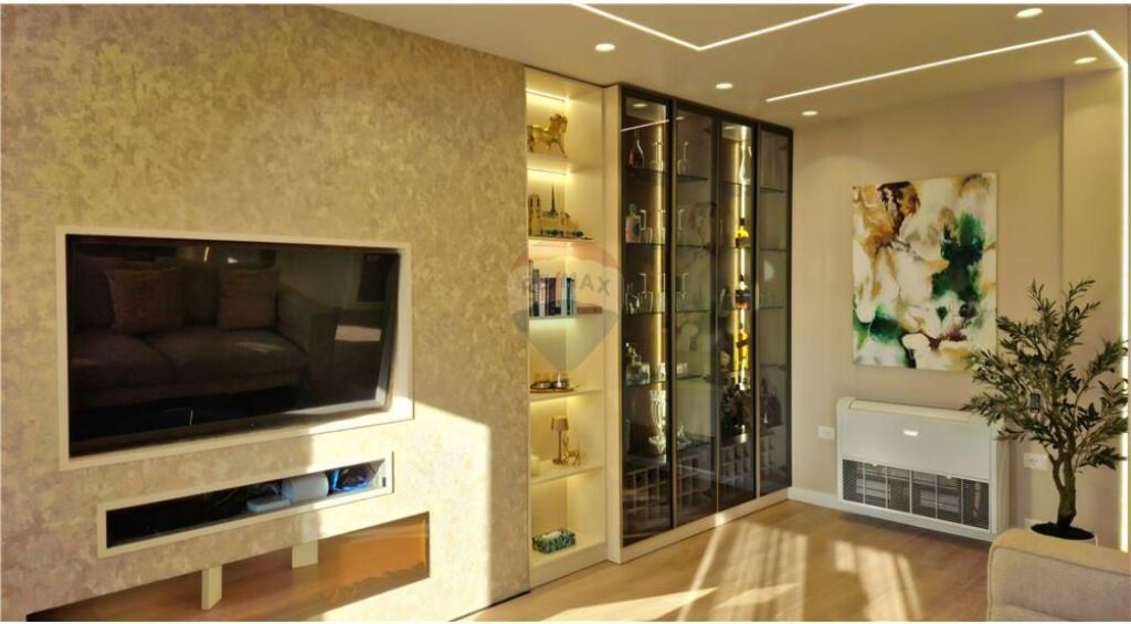 Apartament ne shitje , Uji i Ftohte