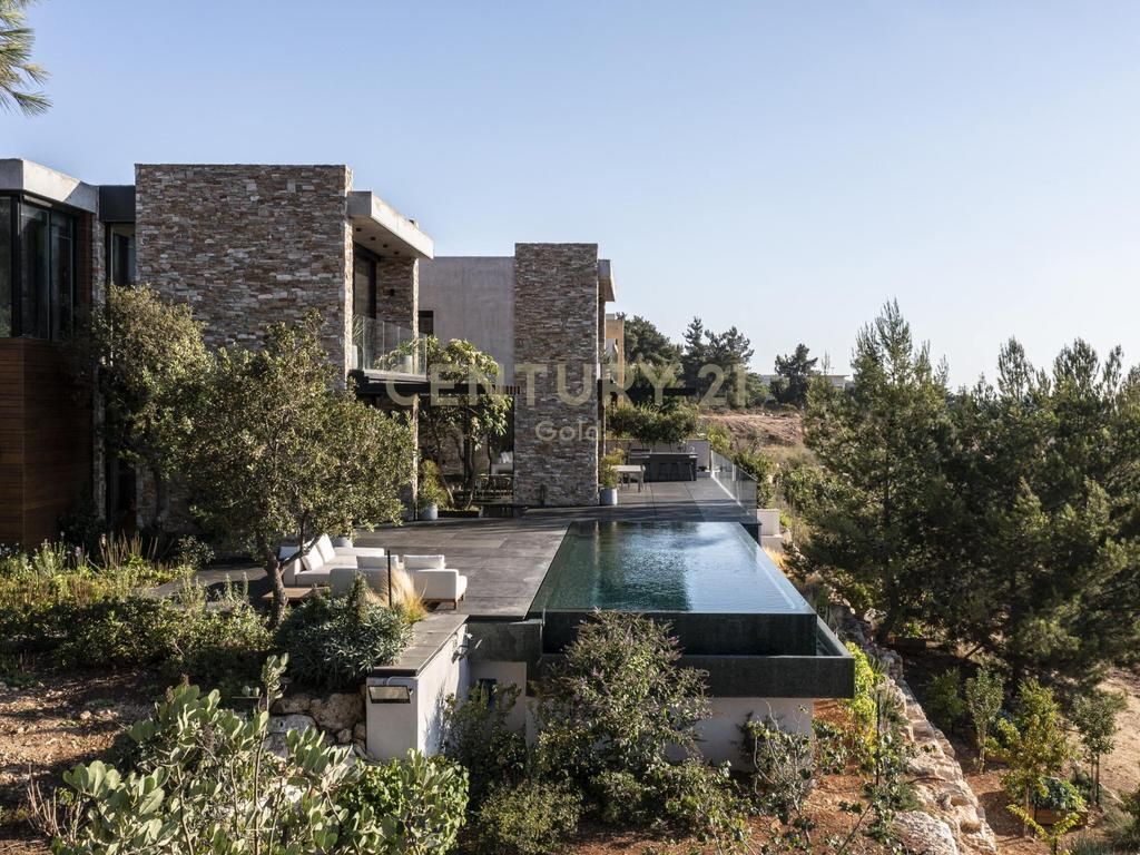 TRUALL ME LEJE NDERTIMI PER SHITJE NE SURREL.